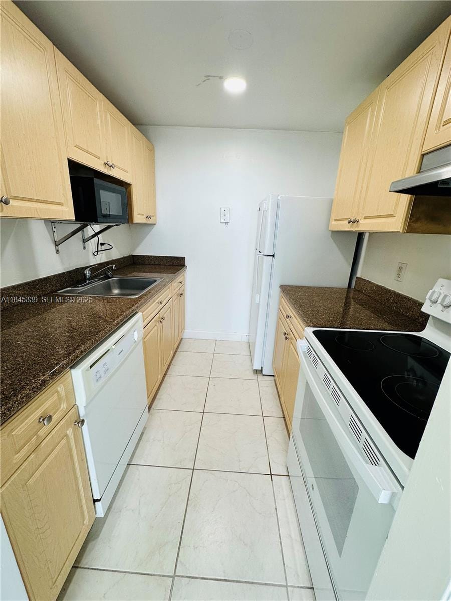 2020 NE 135th Street 807 — photo 5