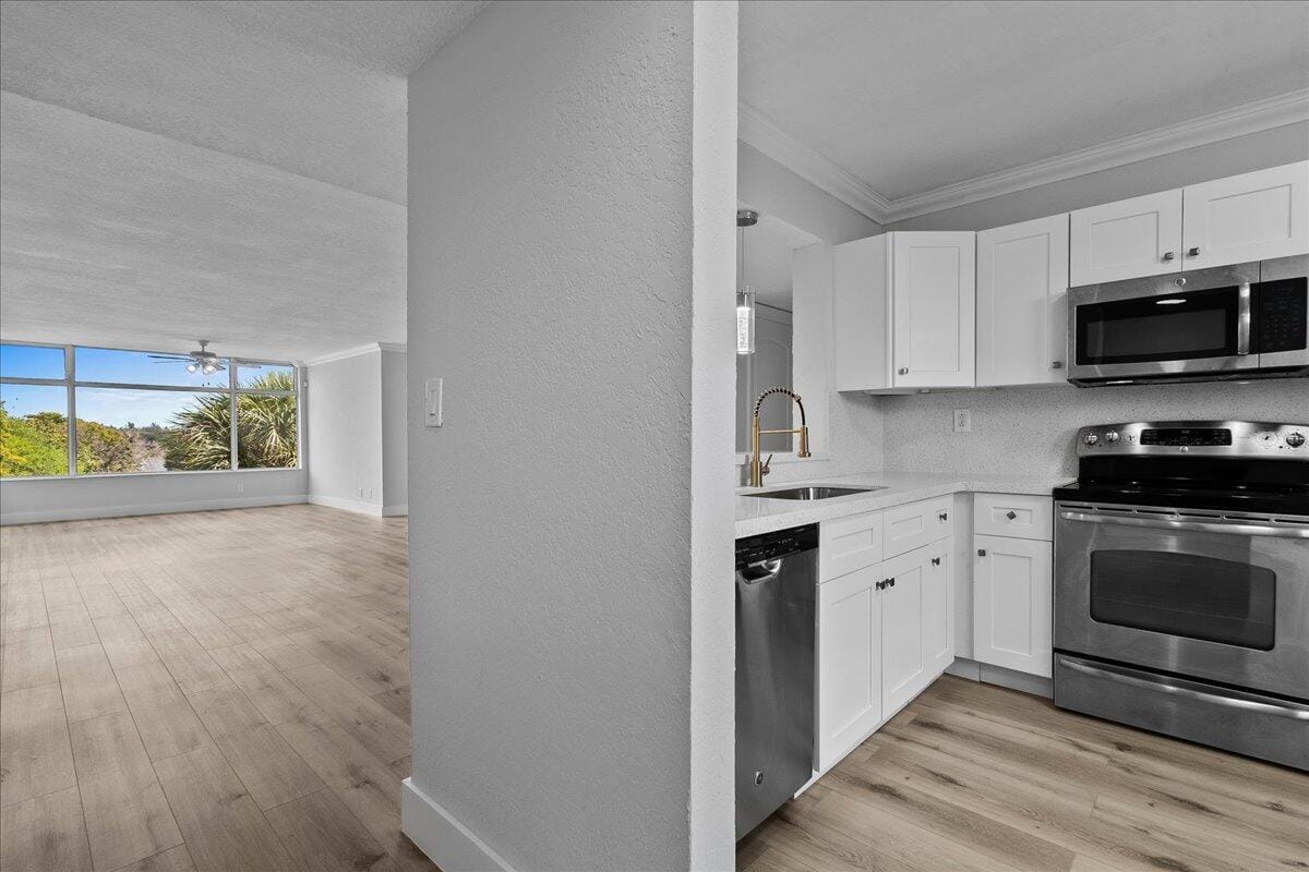 4134 S Carambola Circle H403 — photo 6