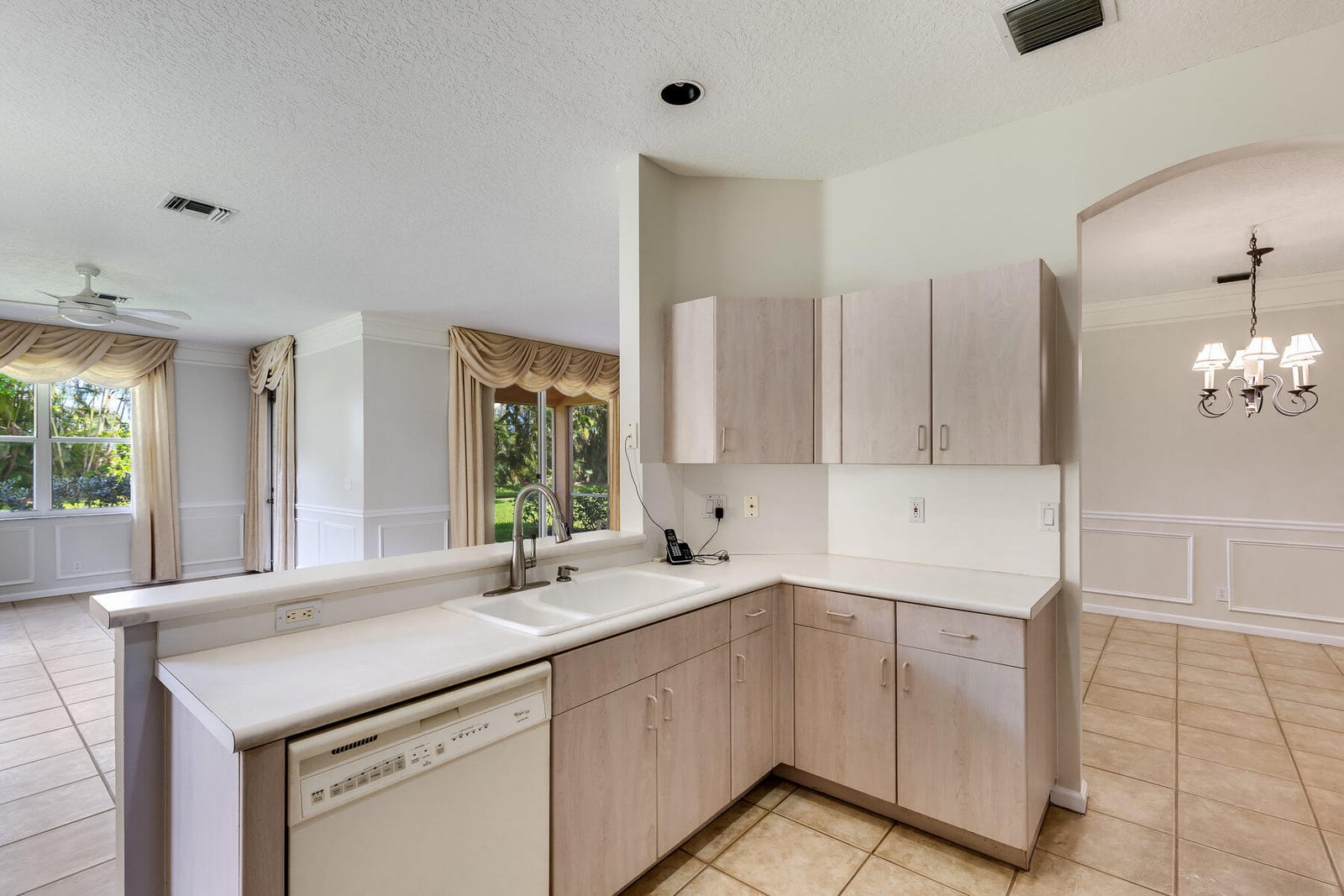 12908 Coral Lakes Drive — photo 11