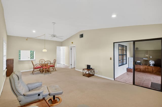 10 Ridge Point Drive D, sold in Ridgepointe Woods Villas, Boynton Beach, FL