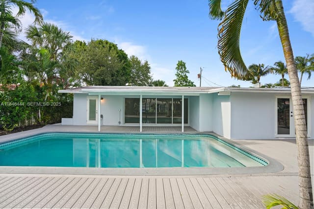 1724 SW 5th Street, sold in Gill Isles, Fort Lauderdale, FL