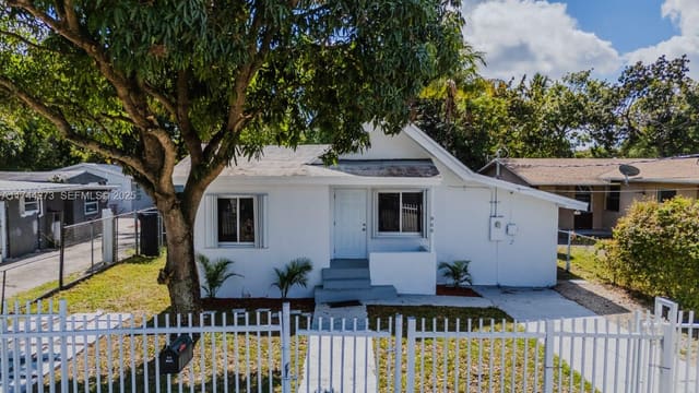 866 NW 108th Street, sold in Pinewood Park Extension, Miami, FL