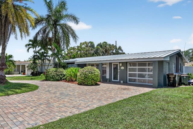 1960 NE 31st Street, sold in Douglas Park, Lighthouse Point, FL