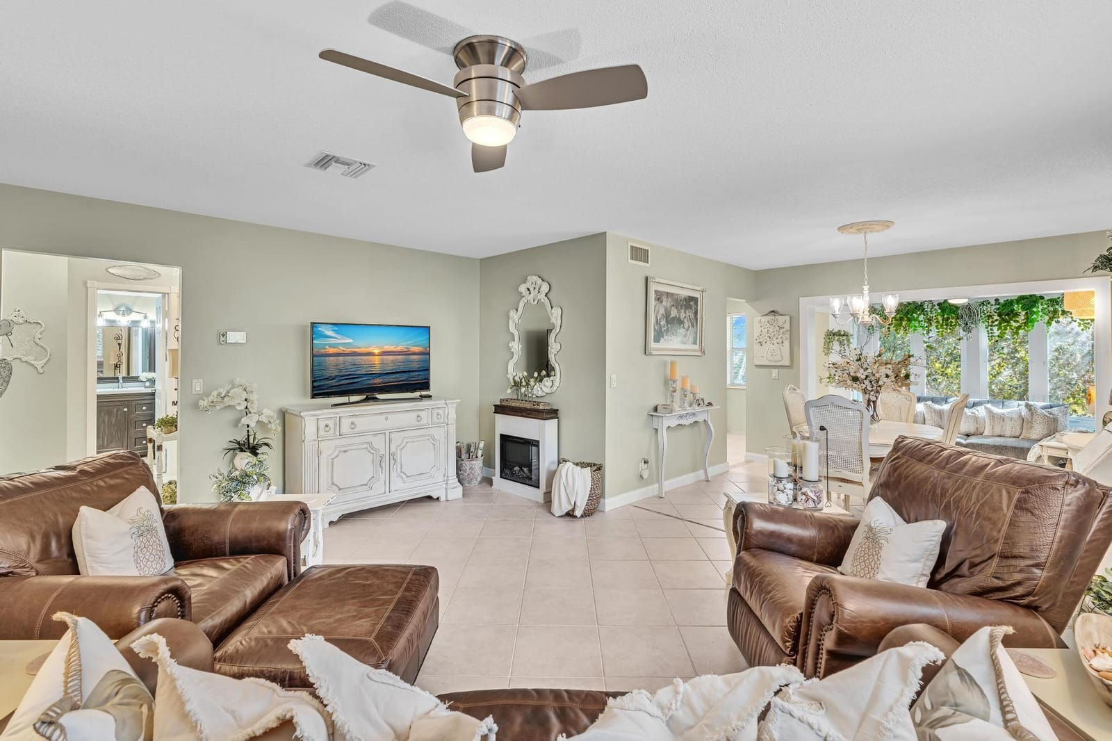 33 Colonial Club Drive 204, Boynton Beach, FL 33435