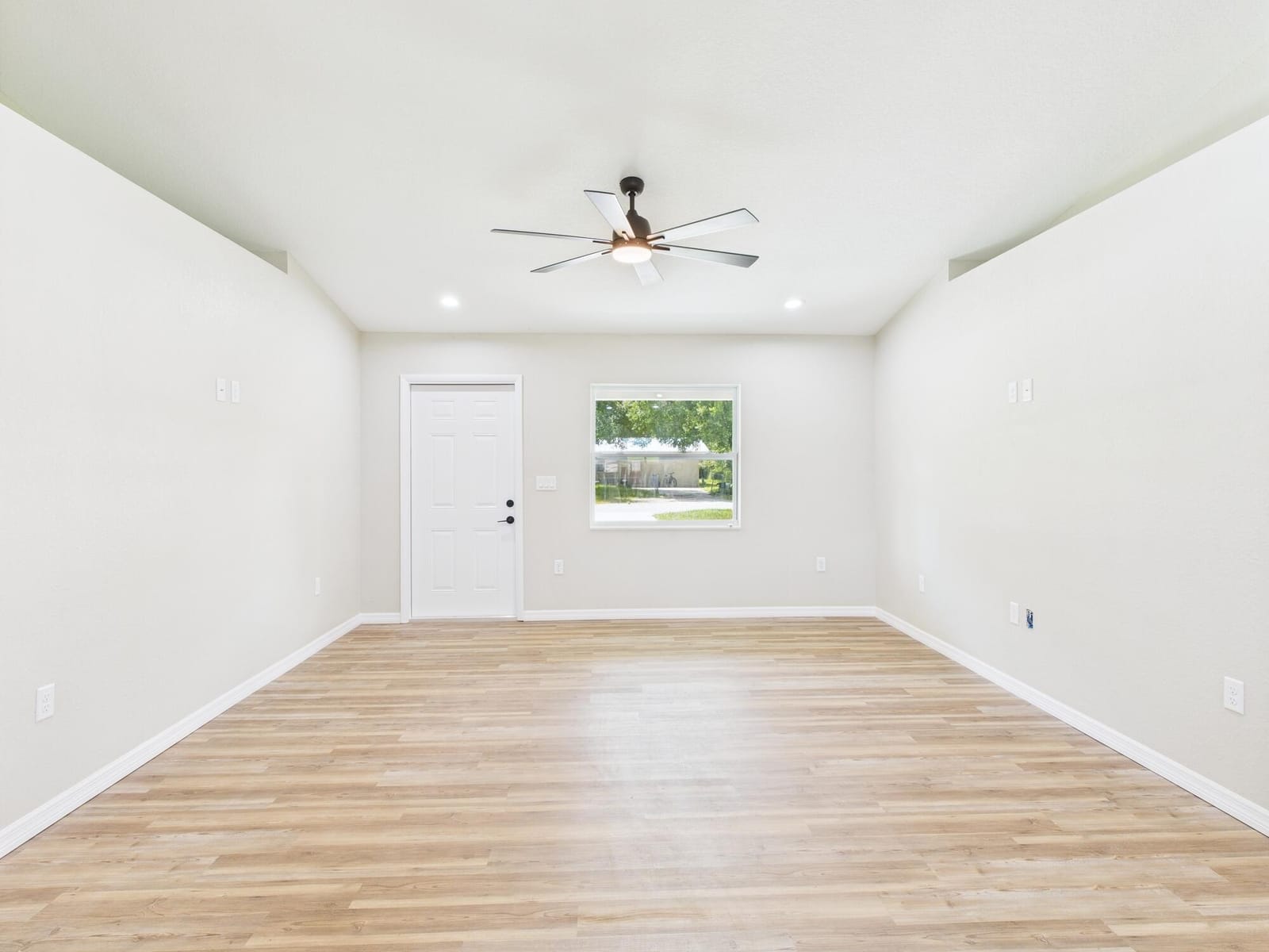 910 NW 5th Street — photo 5