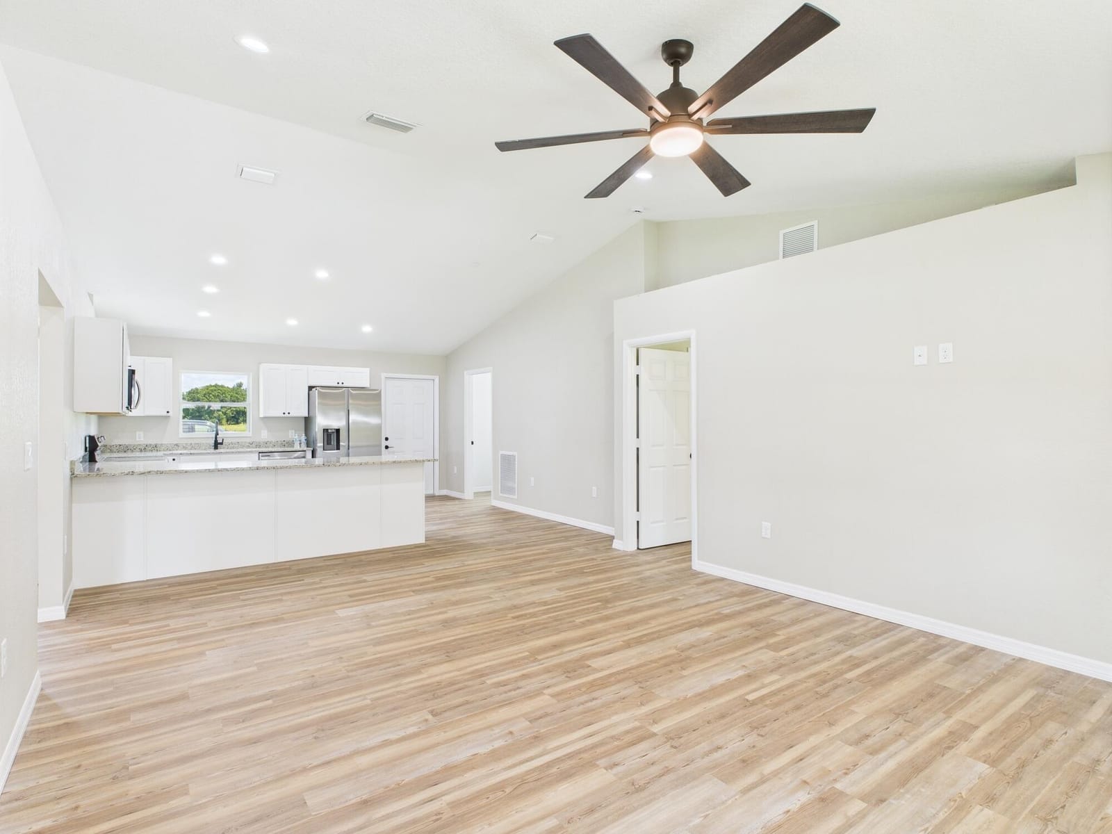 910 NW 5th Street — photo 7