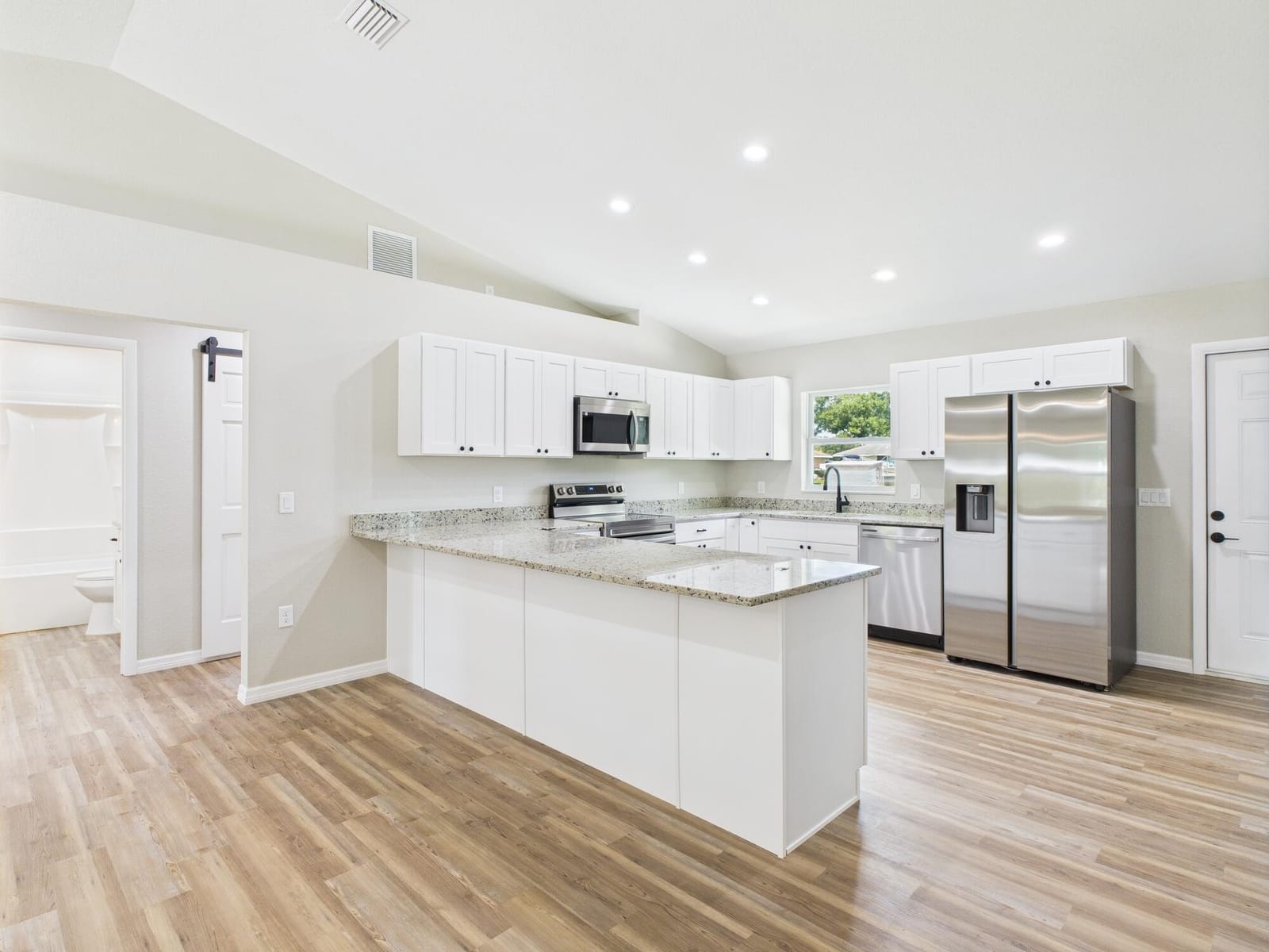 910 NW 5th Street — photo 9