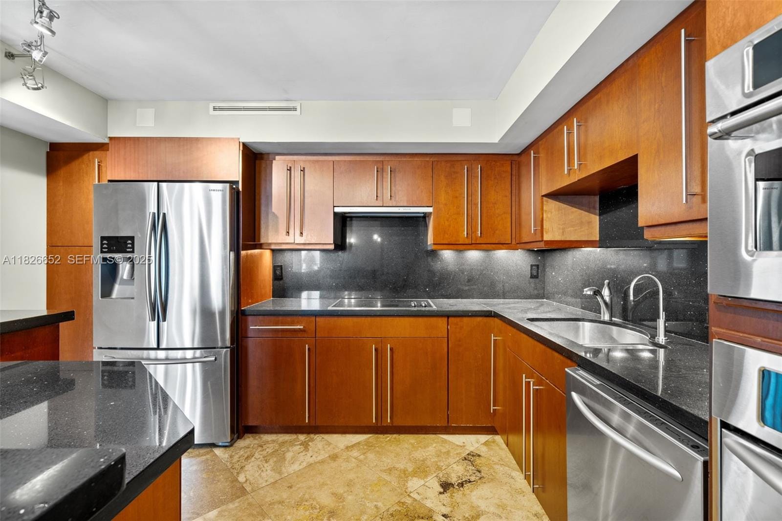 1901 Brickell Avenue B1713, Miami, FL 33129 photo 11