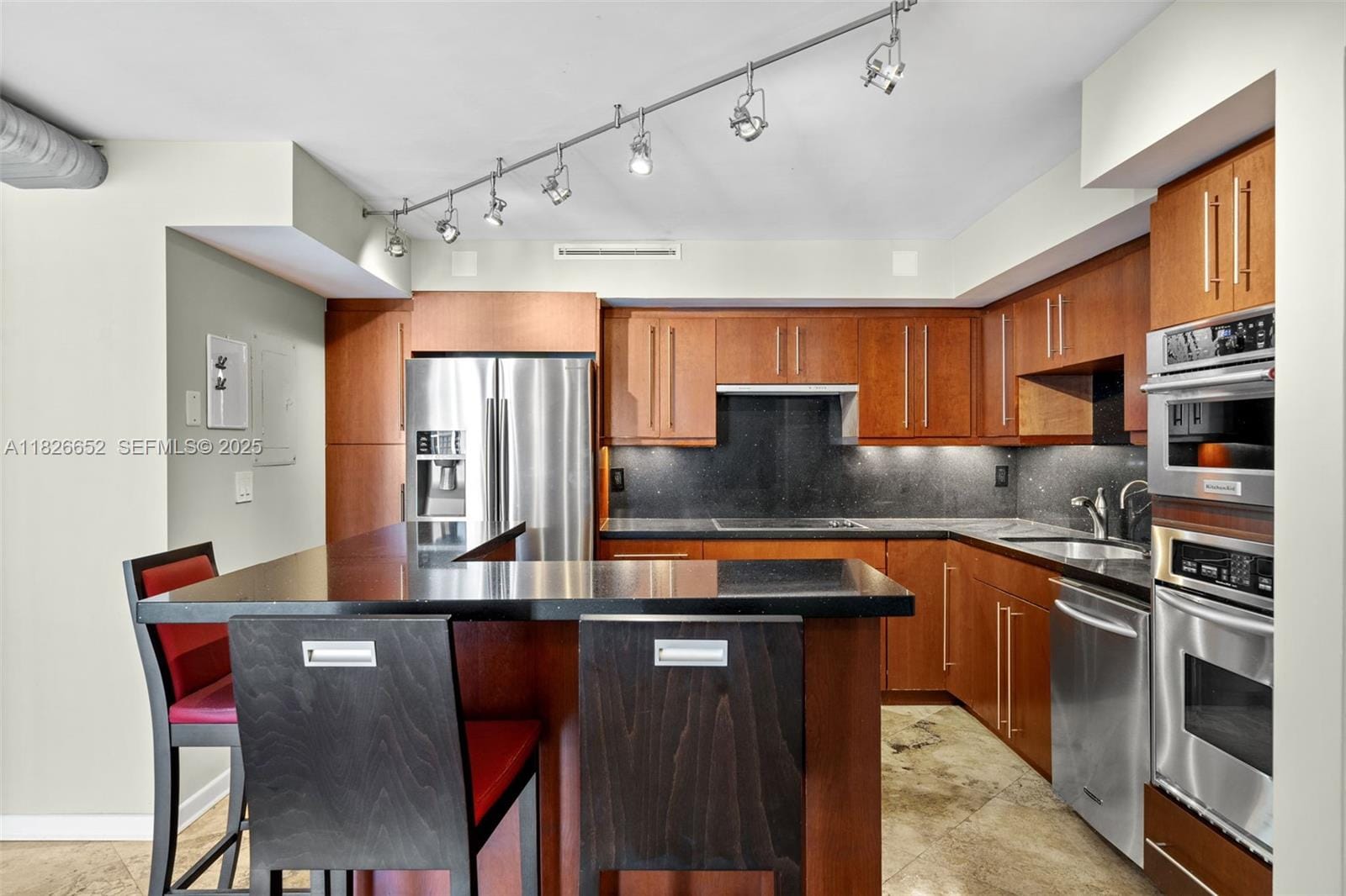 1901 Brickell Avenue B1713, Miami, FL 33129 photo 9