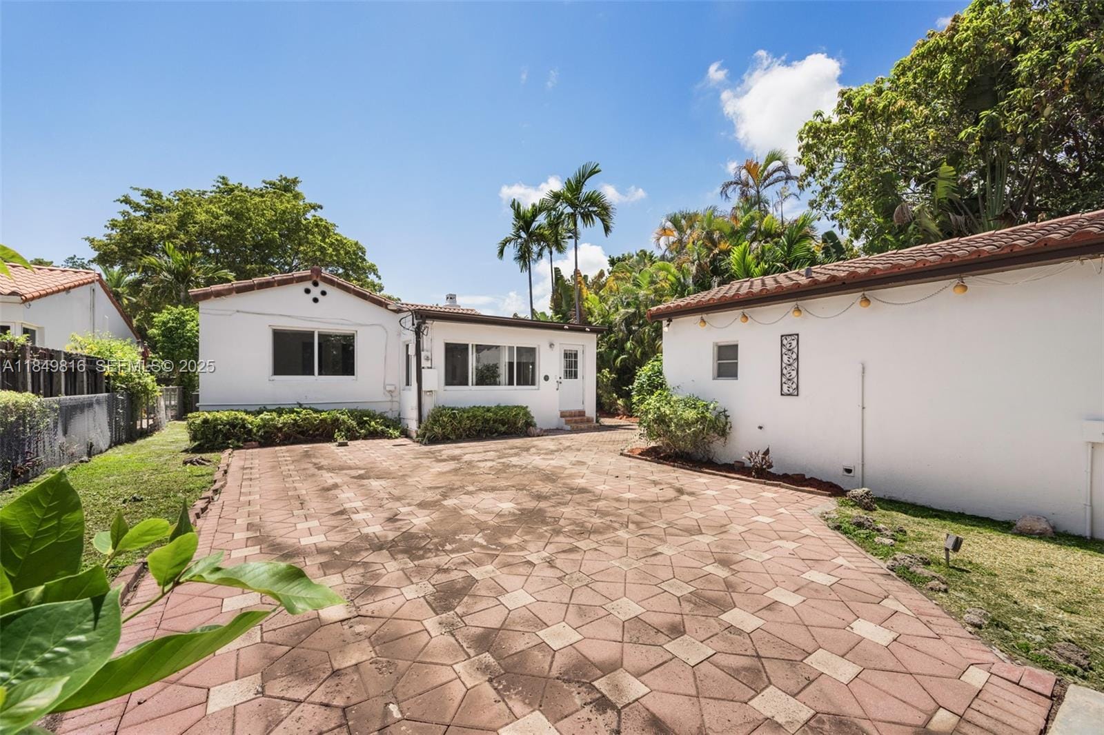 451 SW 25th Road, Miami, FL 33129 photo 9