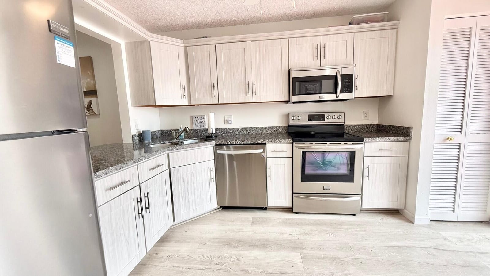 2641 W Gately Drive 2302, West Palm Beach, FL 33415 photo 7
