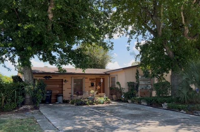 6360 SW 9th Place, sold in Kimberly Village Sec One, North Lauderdale, FL