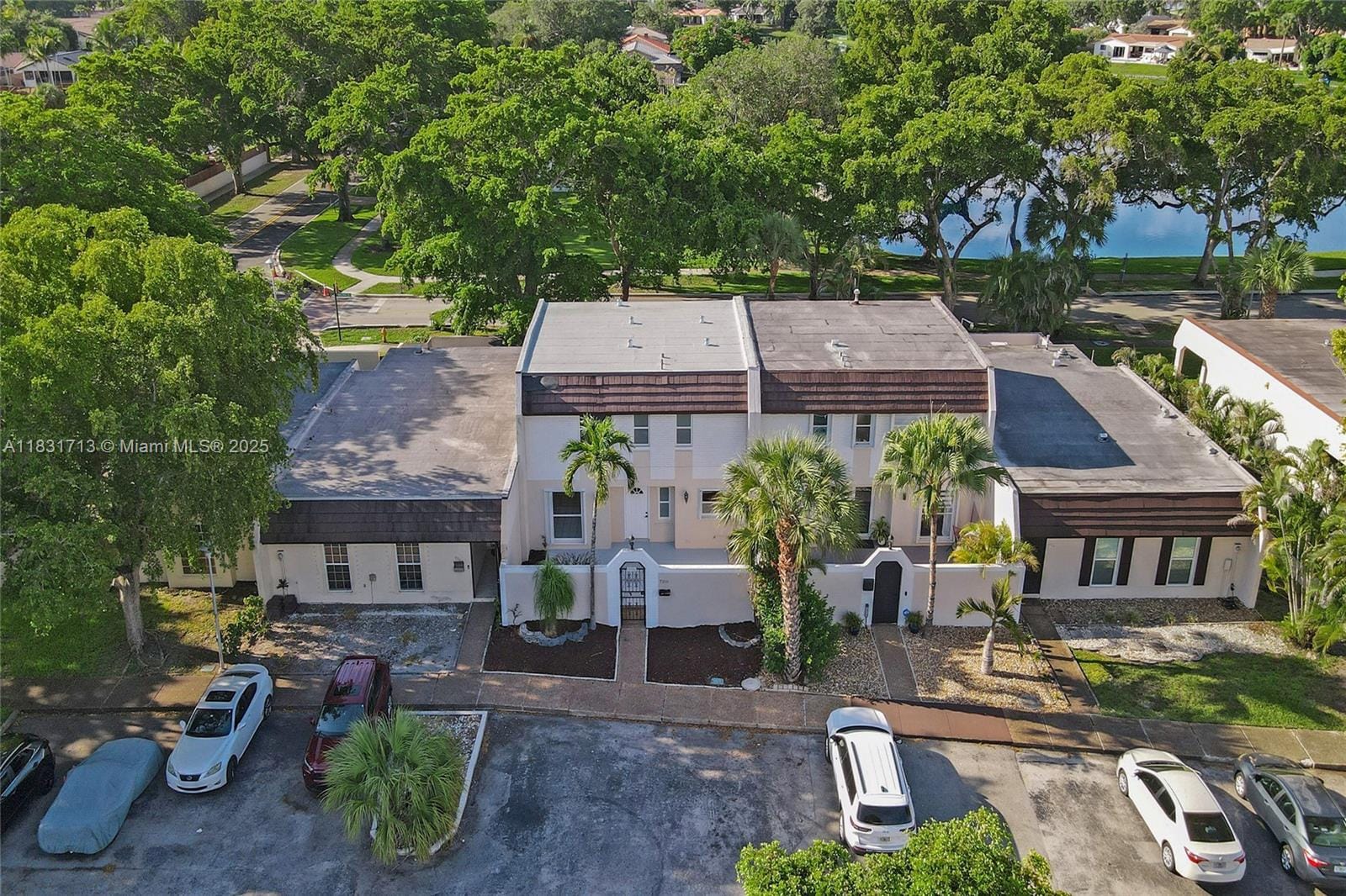 7310 S Miami Lakeway S, Miami Lakes, FL 33014 photo 4