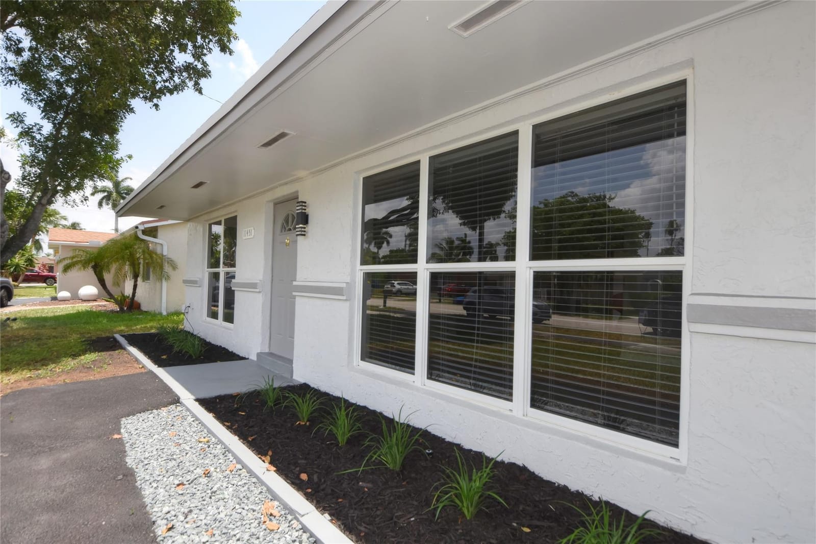 11451 NW 37th Street — photo 2