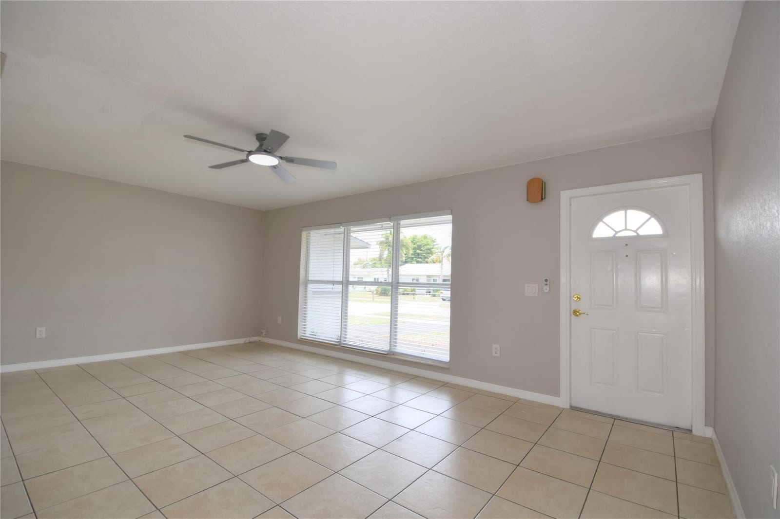 11451 NW 37th Street — photo 3