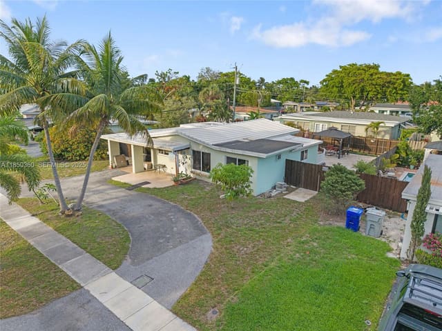 1218 SW 2nd Avenue, Pompano Beach, FL 33060