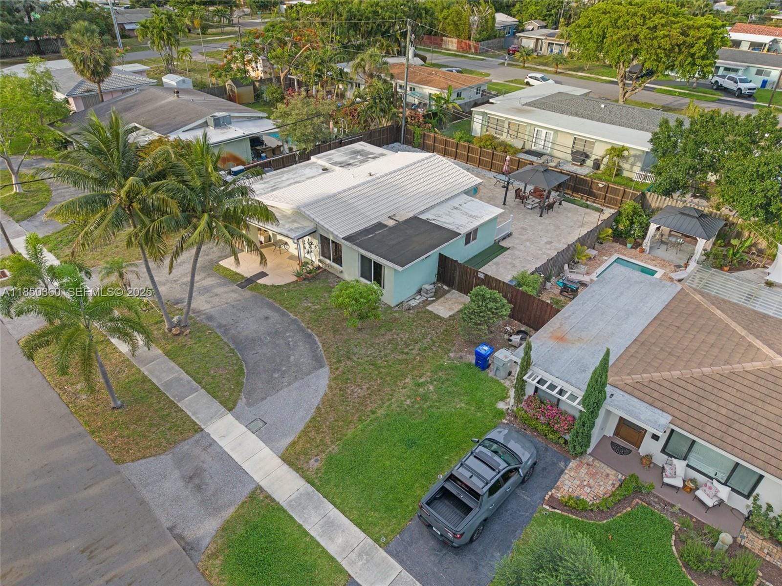 1218 SW 2nd Avenue, Pompano Beach, FL 33060 photo 3
