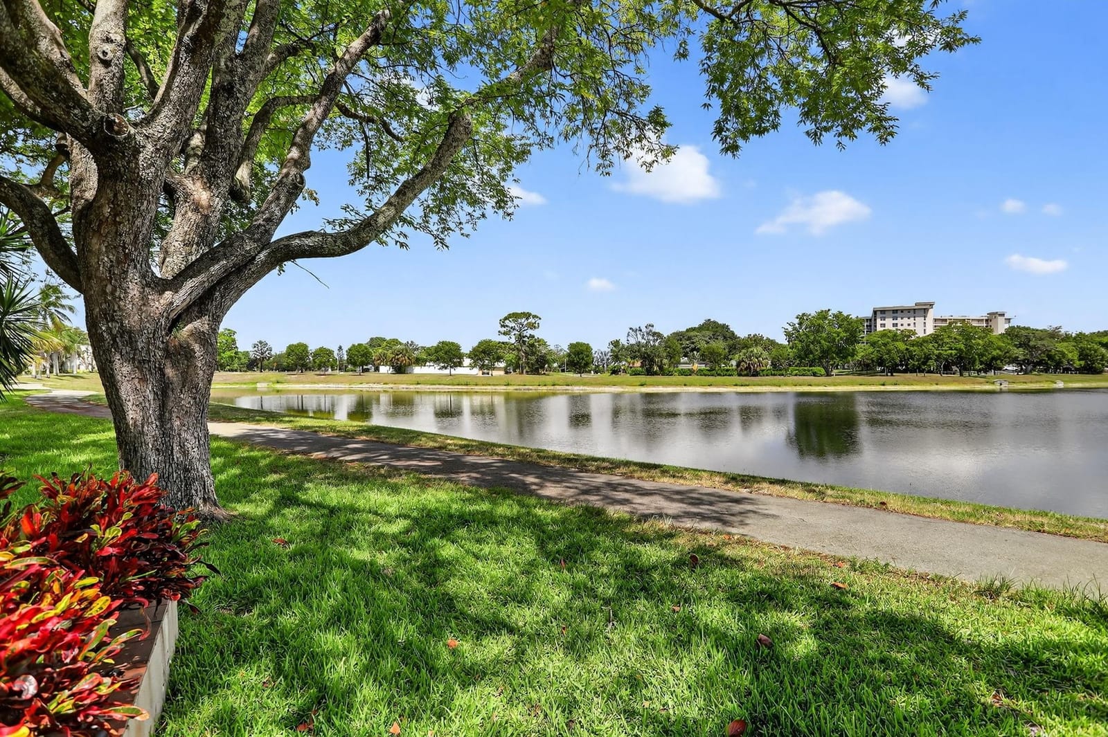 2953 N Palm Aire Drive — photo 12