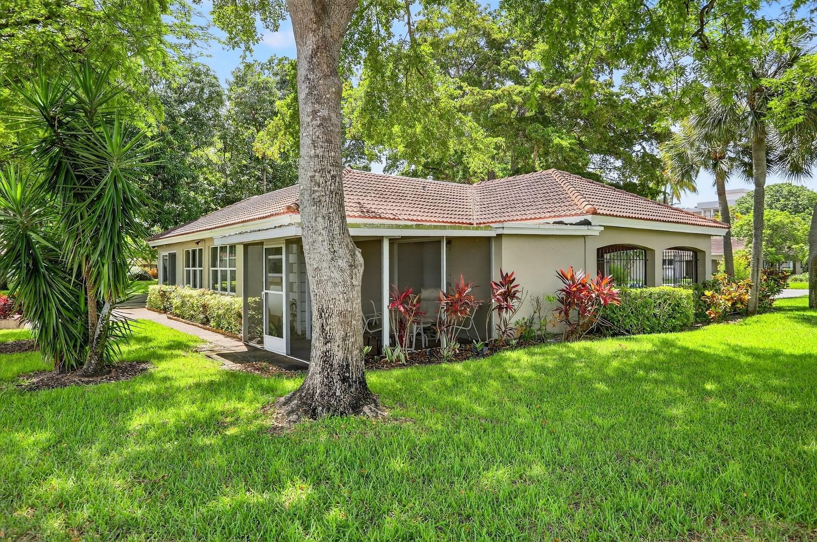 2953 N Palm Aire Drive — photo 3