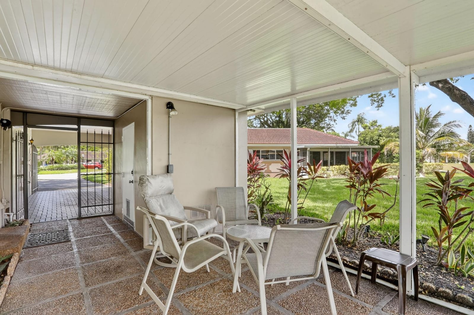 2953 N Palm Aire Drive — photo 5