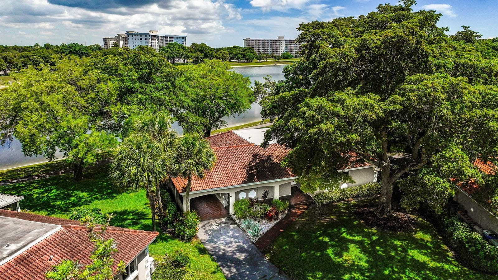 2953 N Palm Aire Drive — photo 7