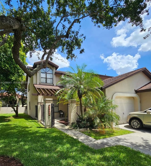 13707 SW 100th Terrace 13707, sold in Valencia Townhomes, Miami, FL