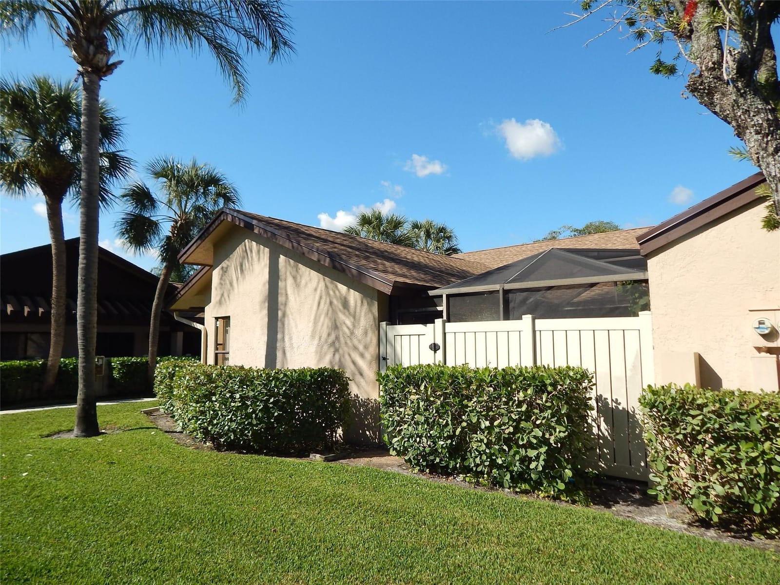 2615 N Carambola Circle 1701 — photo 3