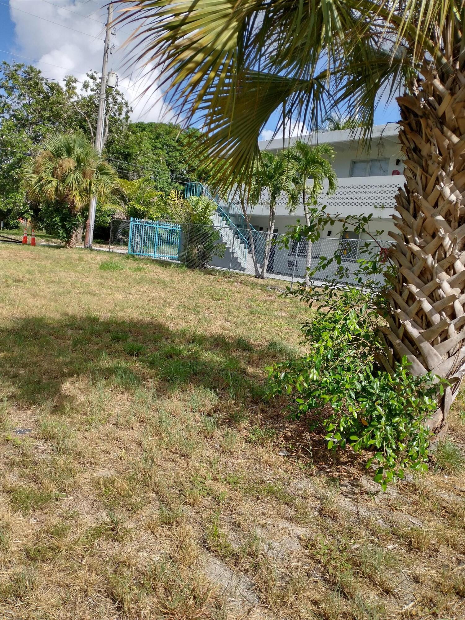 2907 Broadway Avenue — photo 2
