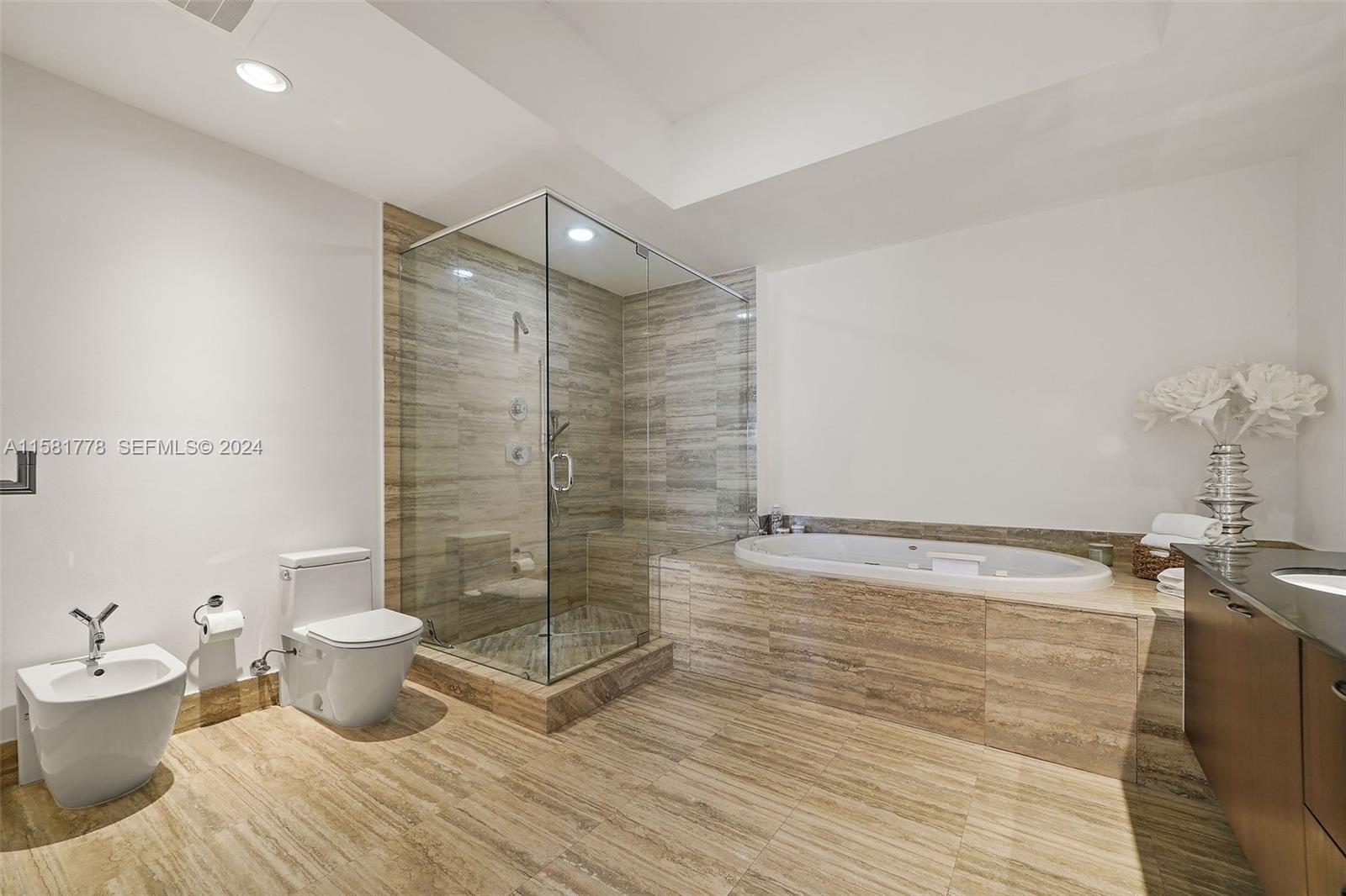 16001 Collins Avenue 507, Sunny Isles Beach, FL 33160 photo 17