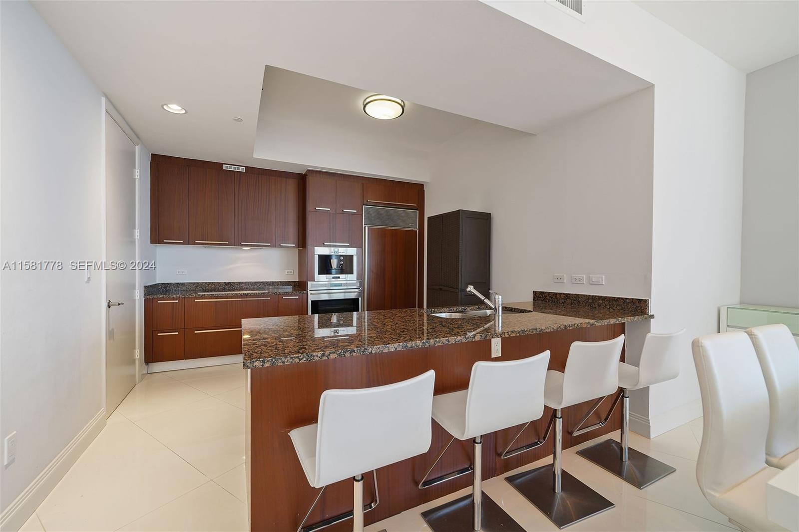 16001 Collins Avenue 507 — photo 5