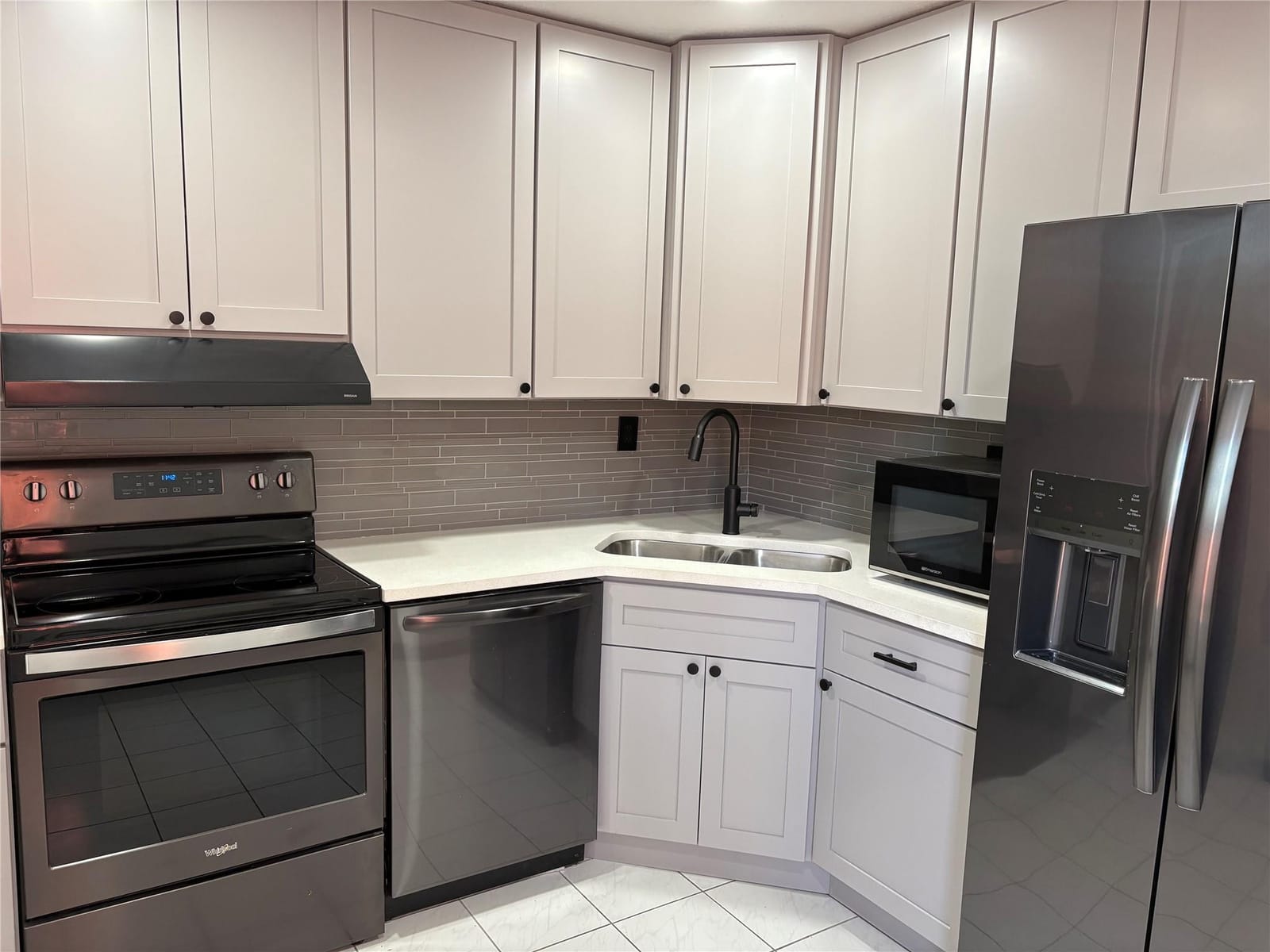5812 NW 16th Street 29, Lauderhill, FL 33313