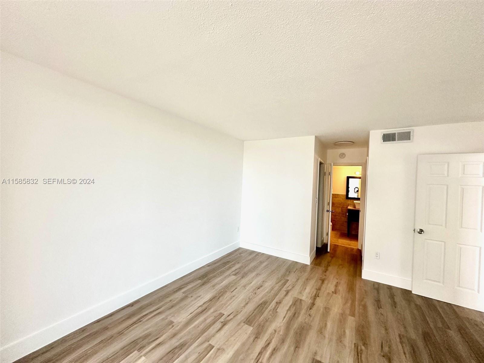1301 NE Miami Gardens Drive 521 W — photo 9