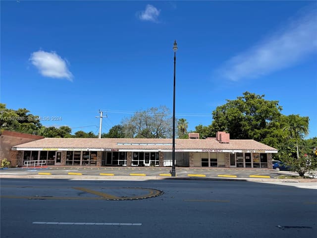4700 S Le Jeune Road, Coral Gables, FL 33146