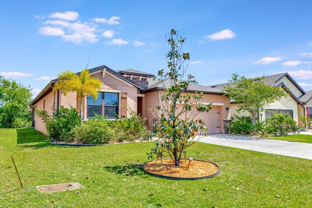 6449 NW Castlebrook Avenue, sold in The Preserve At St. Andrews Phase 2, Port St Lucie, FL