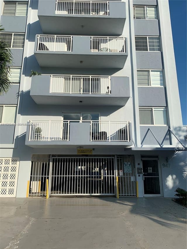 947 Lenox Avenue 204, Lenox View, Miami Beach, FL
