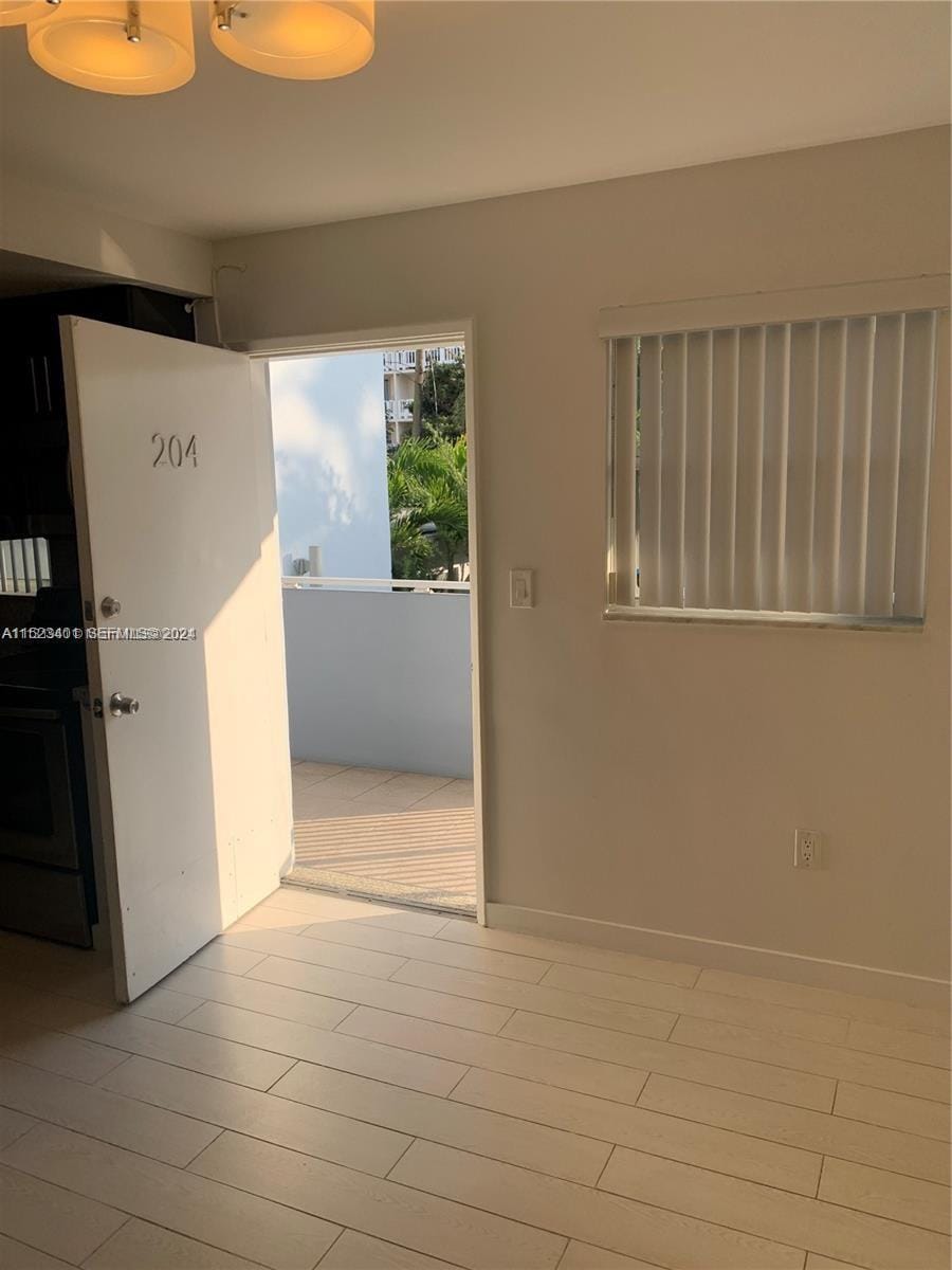 947 Lenox Avenue 204, Miami Beach, FL 33139 photo 17