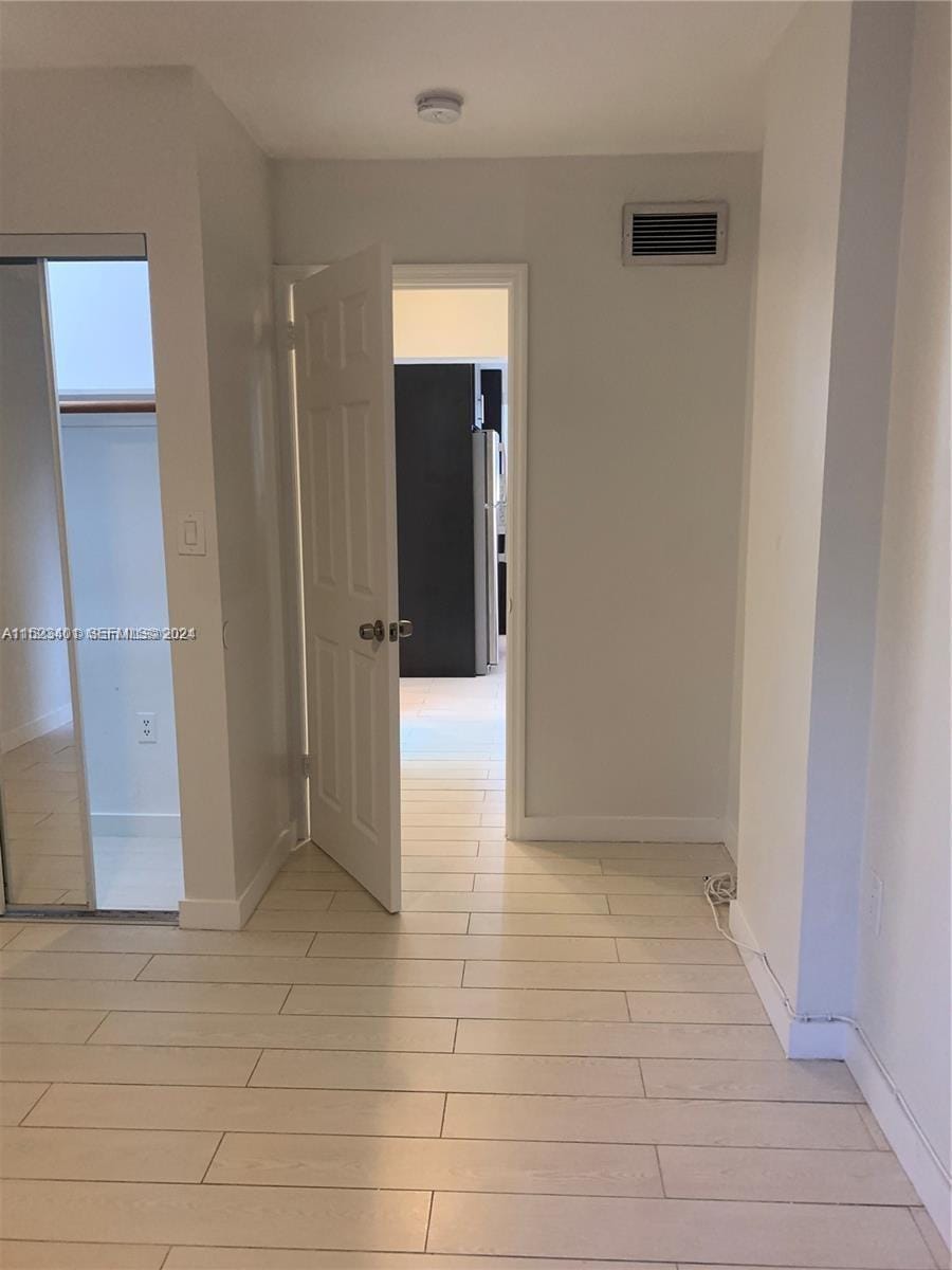 947 Lenox Avenue 204 — photo 5