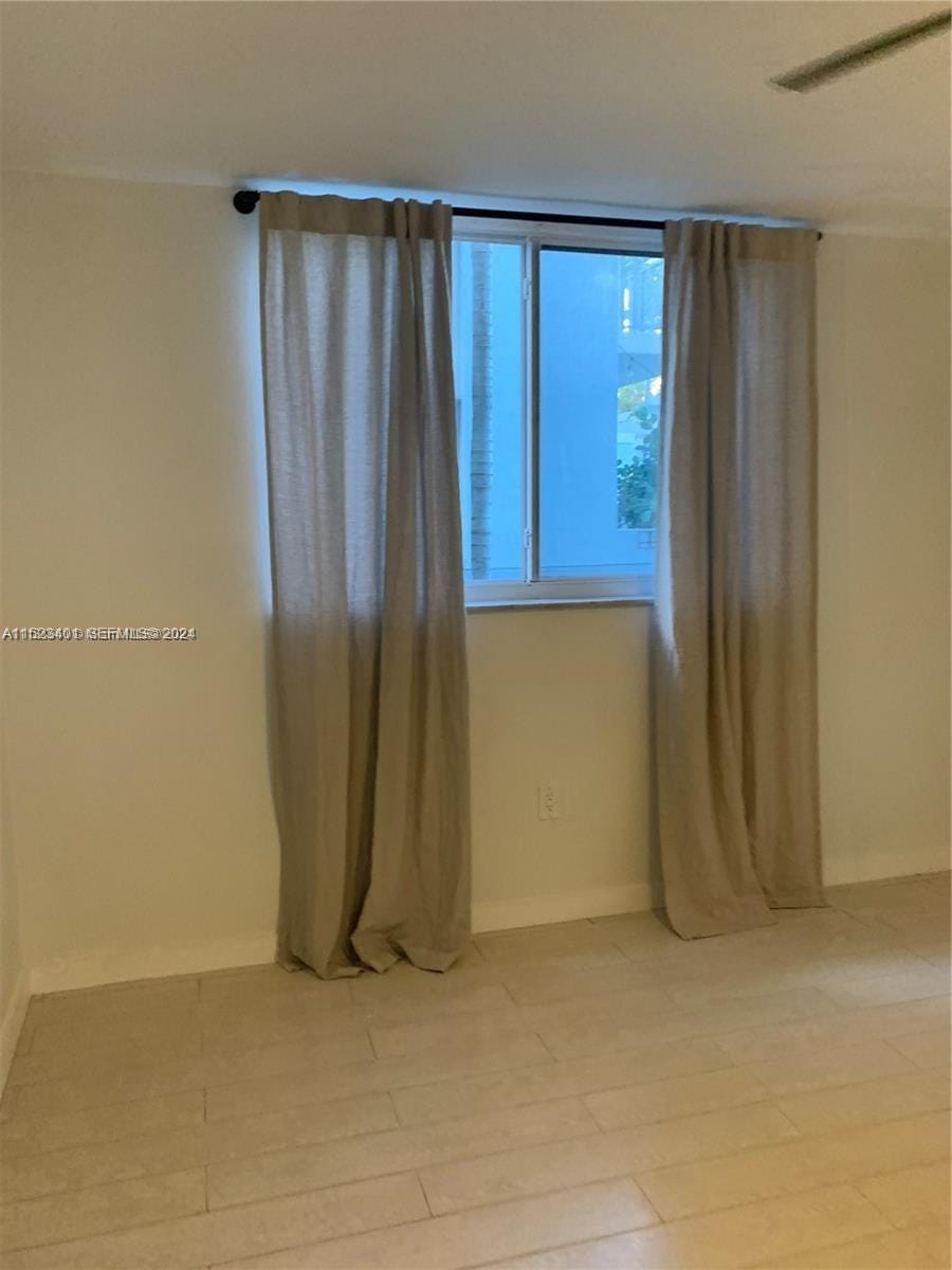 947 Lenox Avenue 204 — photo 7