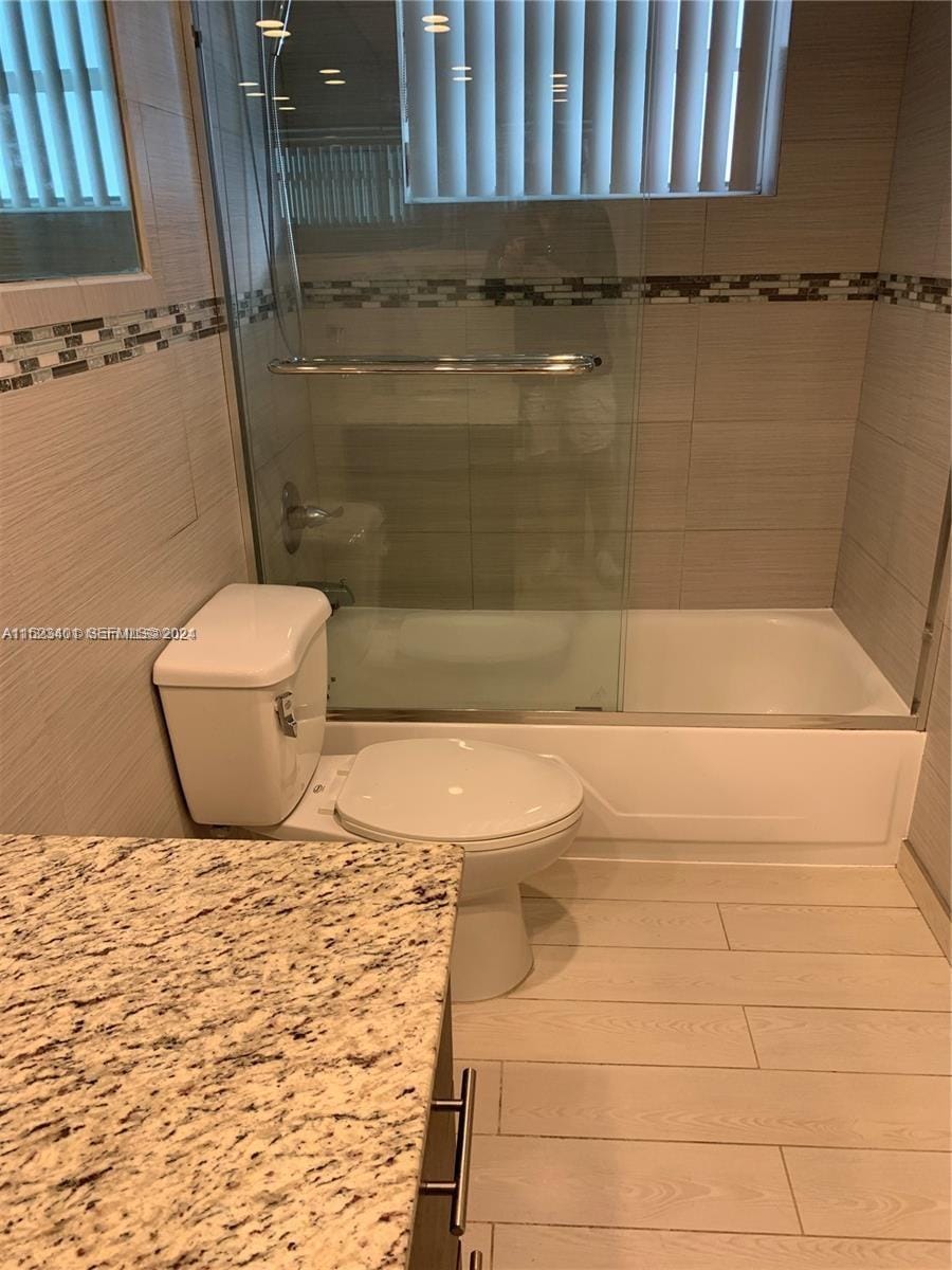 947 Lenox Avenue 204 — photo 10