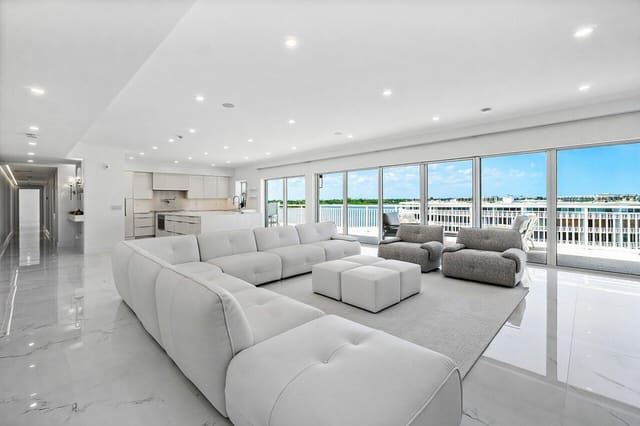 2773 S Ocean Boulevard Ph-C, sold in Carlyle House Condo, Palm Beach, FL