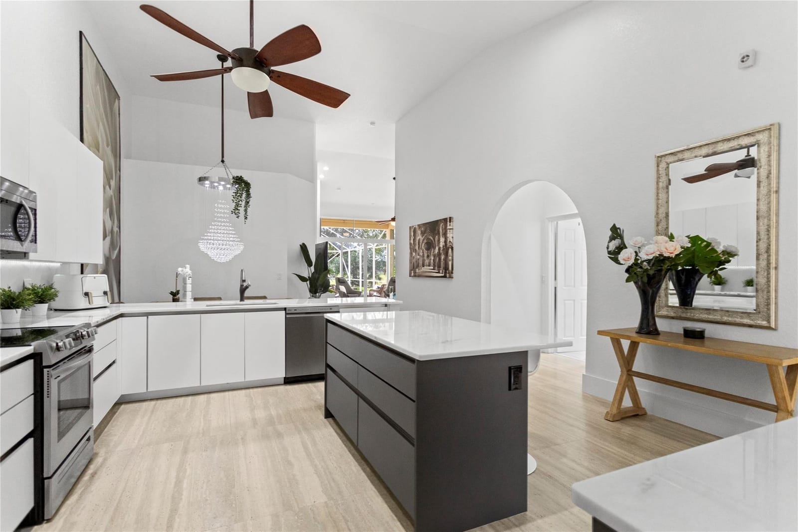 456 W Palm Aire Drive 456 — photo 3