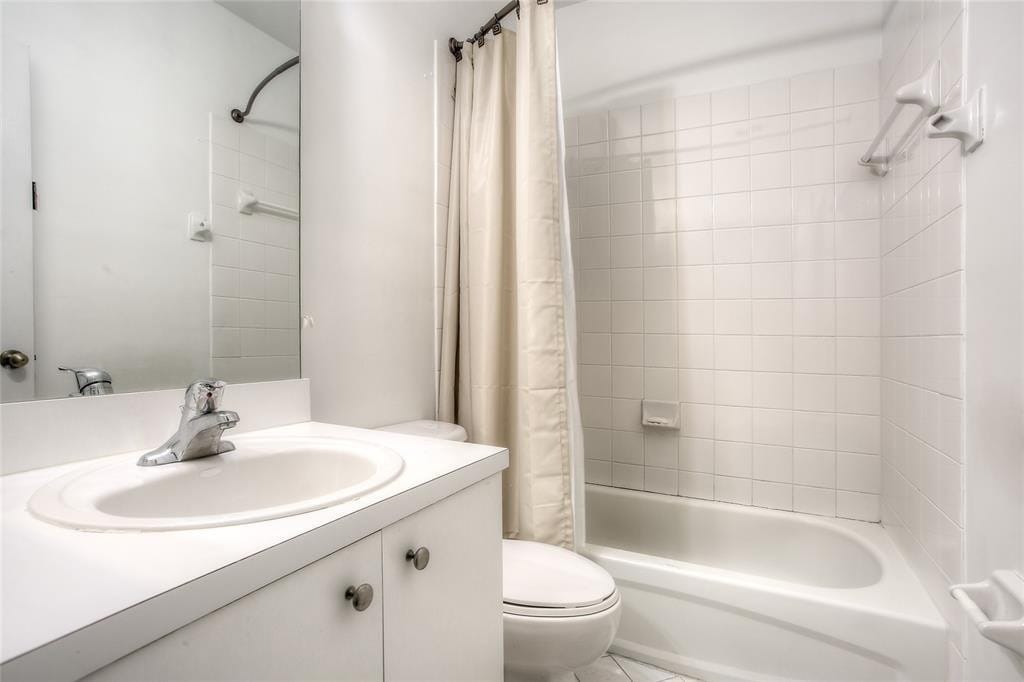 3360 NE 14th Drive 106-30 — photo 8