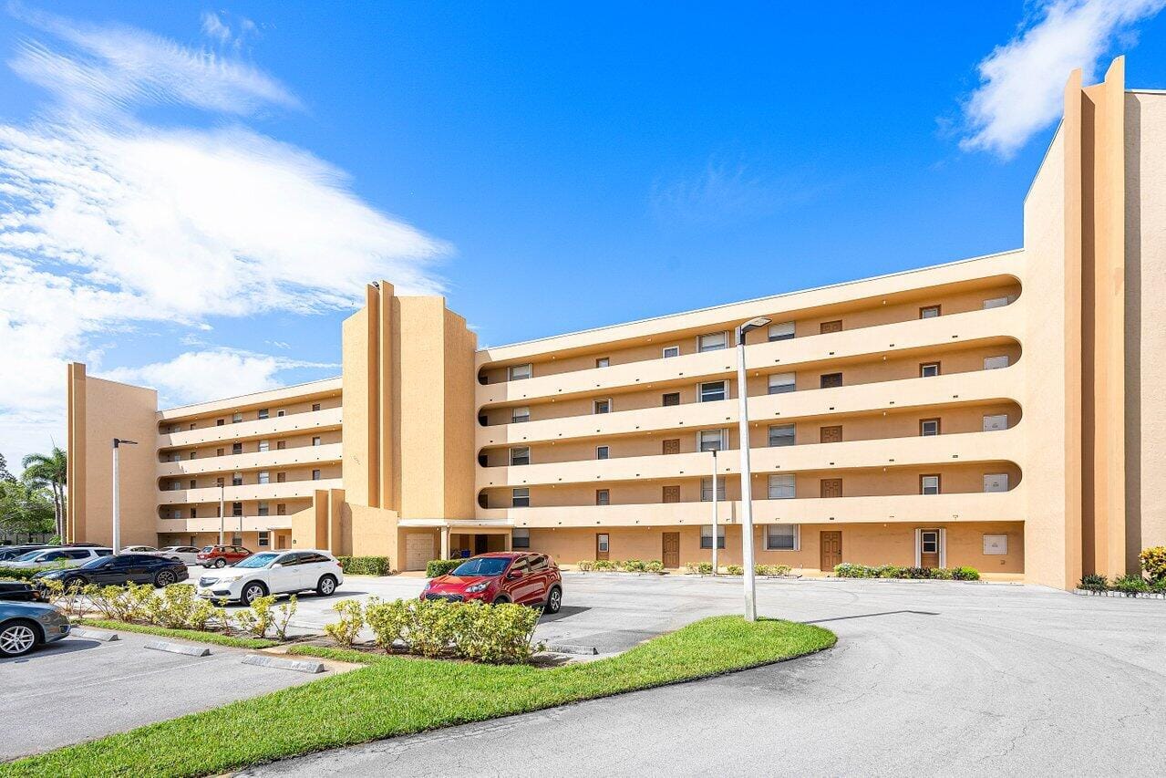 5301 NW 2nd Avenue 302, Boca Raton, FL 33487