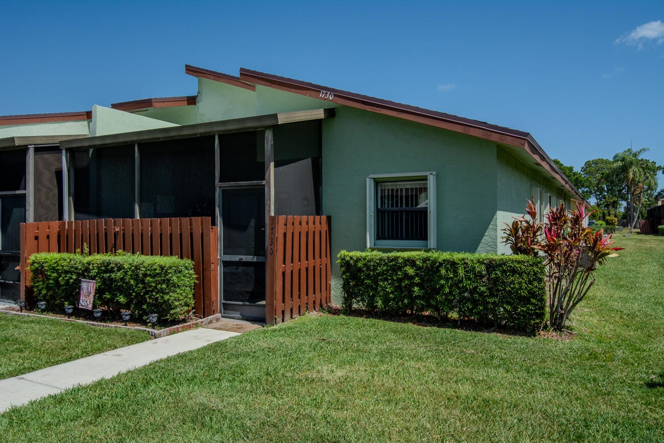 1730 W Sanderling Lane 4, Fort Pierce, FL 34982 photo 2