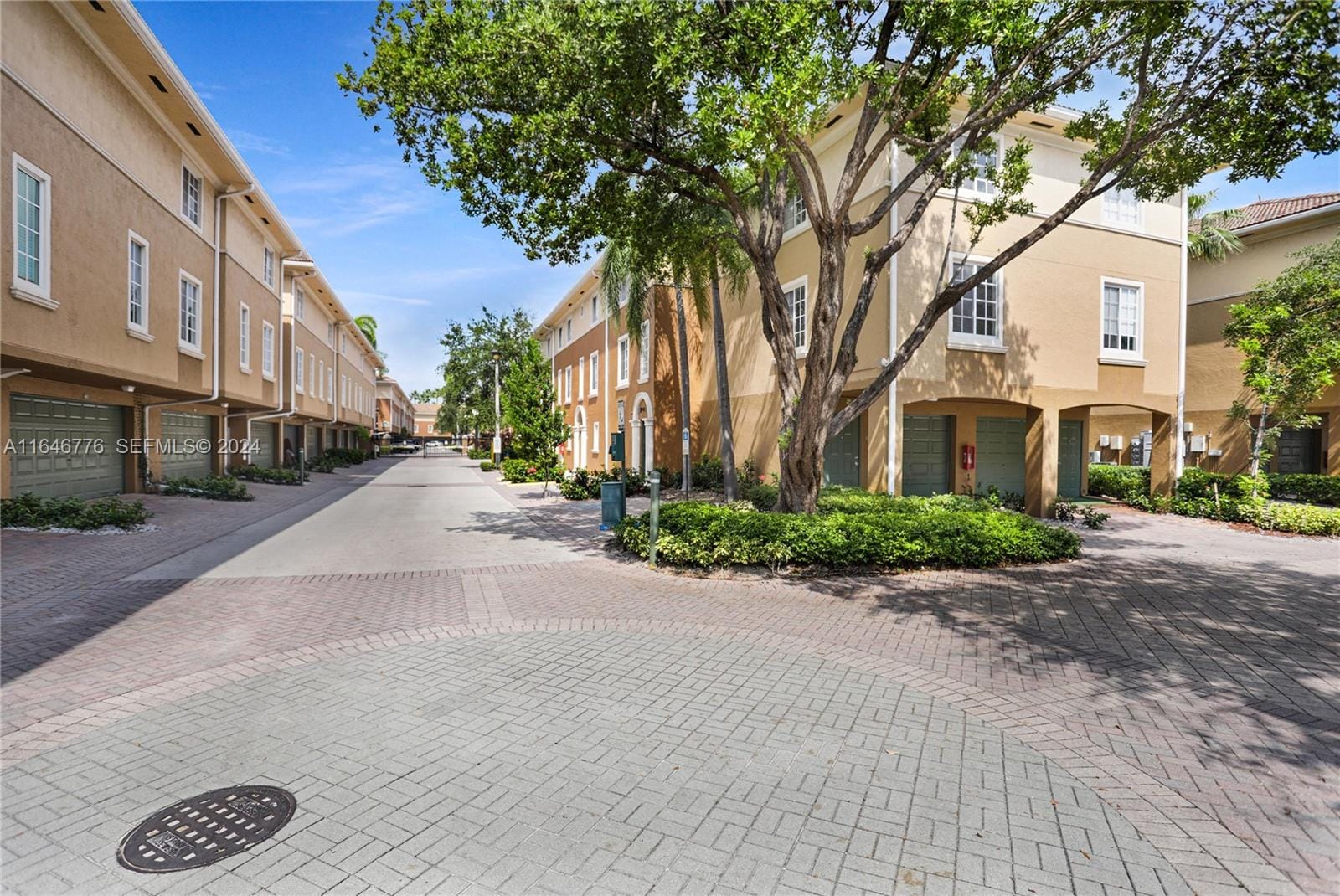 2941 NE 185th Street 1305, Miami, FL 33180 photo 17