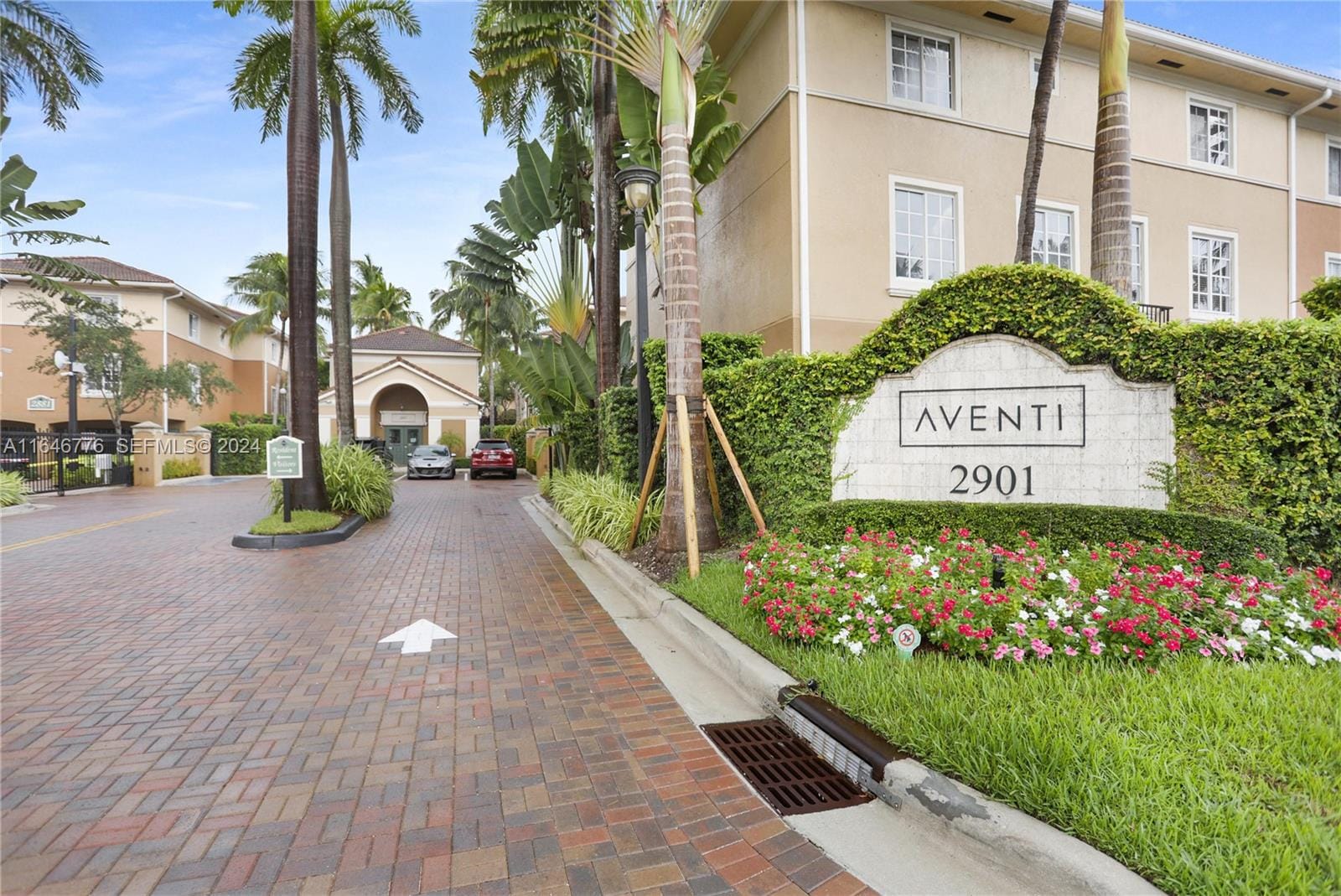 2941 NE 185th Street 1305, Miami, FL 33180 photo 20