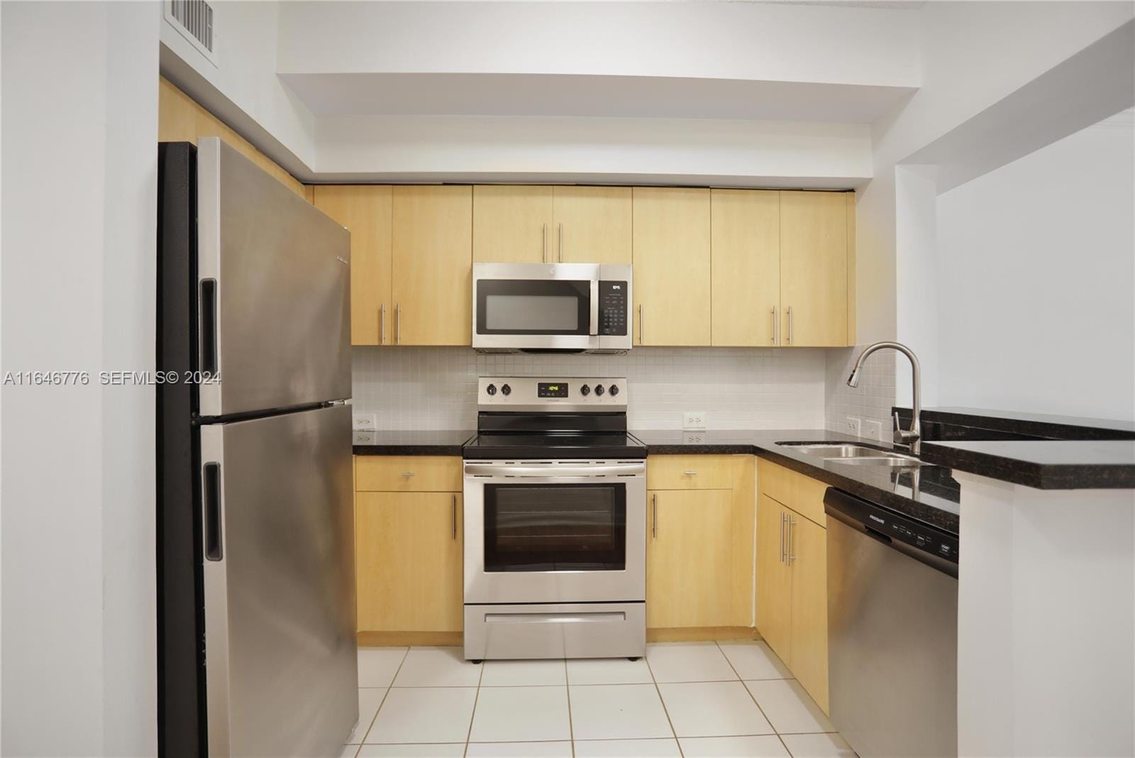 2941 NE 185th Street 1305, Miami, FL 33180 photo 5