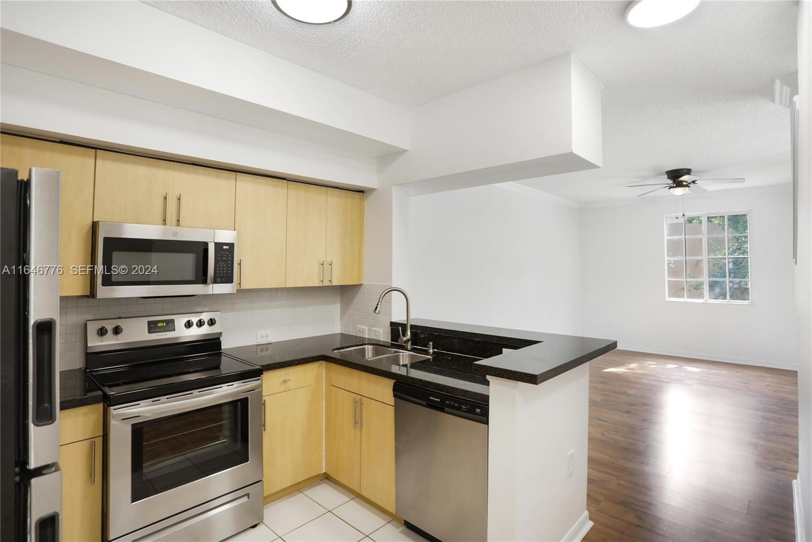 2941 NE 185th Street 1305, Miami, FL 33180 photo 6