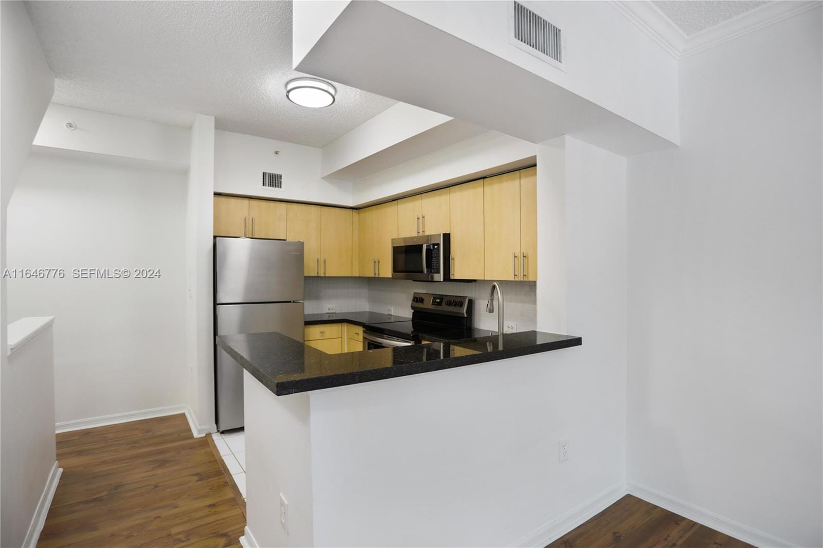 2941 NE 185th Street 1305, Miami, FL 33180 photo 7