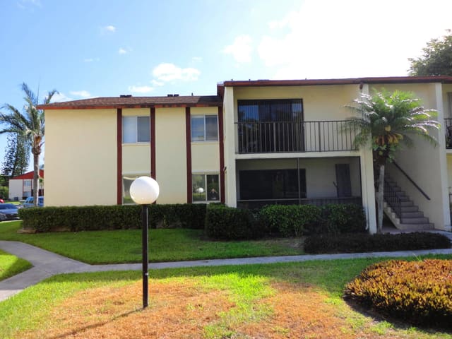 4695 Sable Pine Circle C2, West Palm Beach, FL 33417